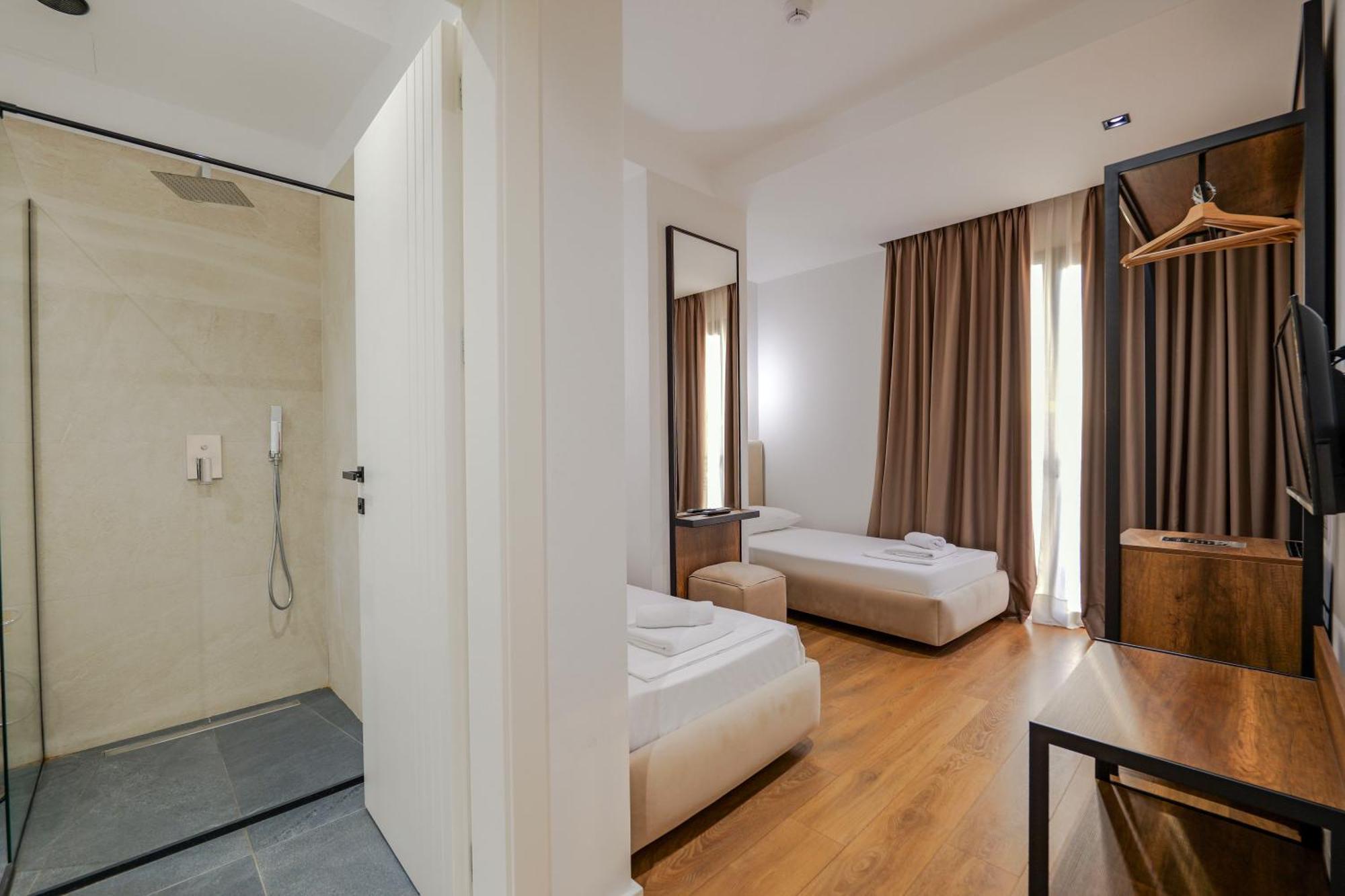 Hotel Central Вльора Екстер'єр фото