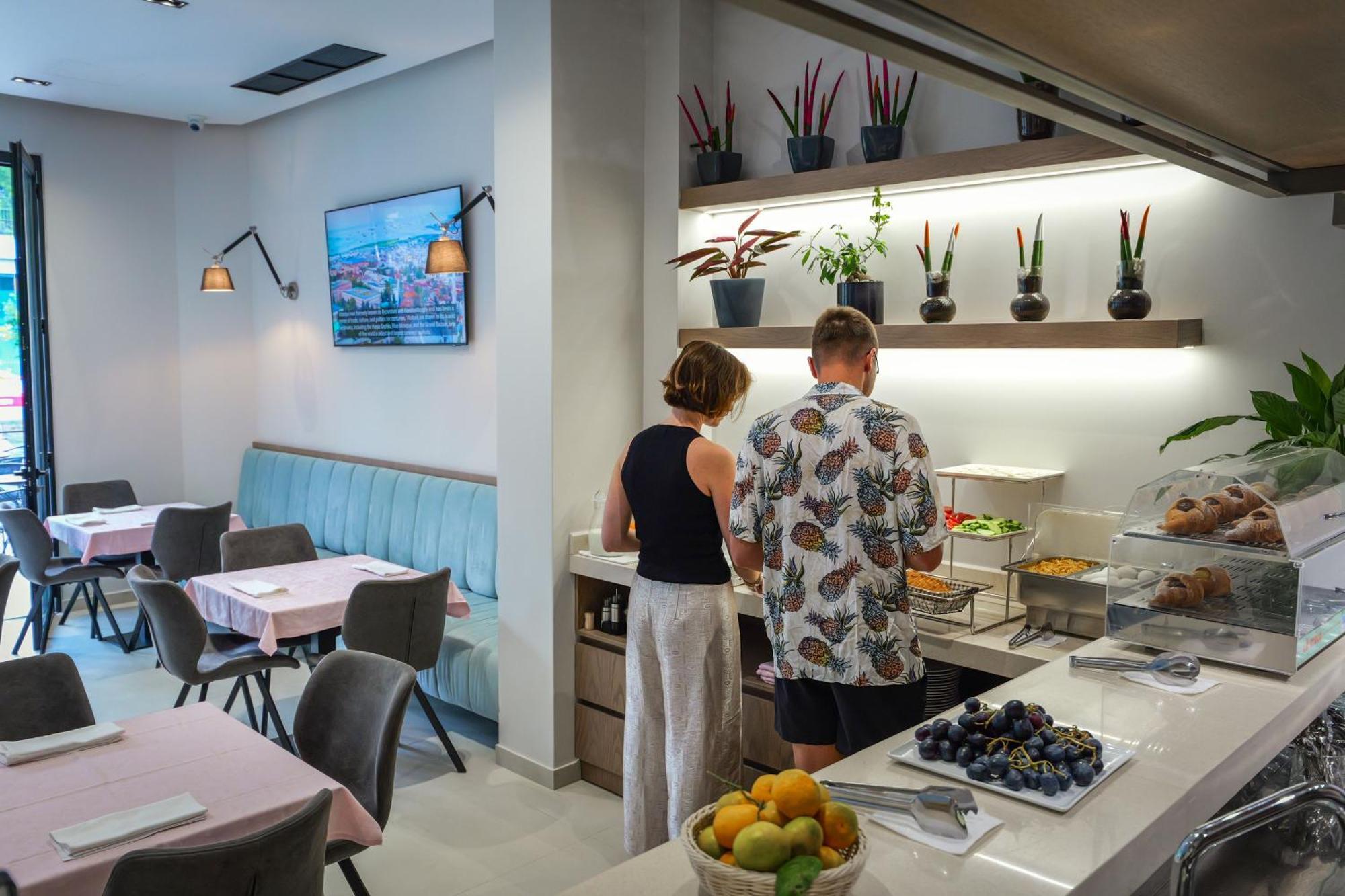 Hotel Central Вльора Екстер'єр фото
